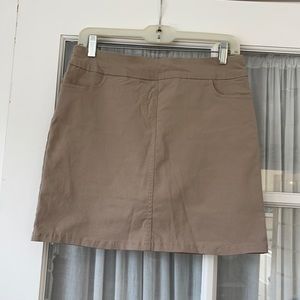 Beige skort
